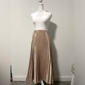 Lush Lulus gold pleated elastic waistband pull on skirt